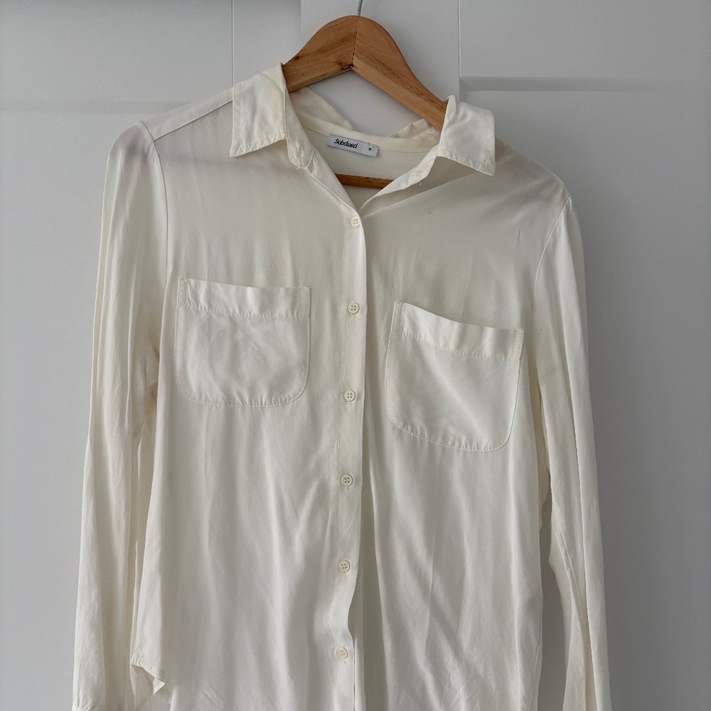 Subdued White flowy shirt